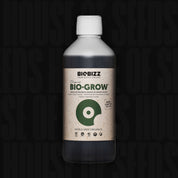 BioBizz BioGrow Flasche mit beigem Etikett und grünem Logo vor dunklem Hintergrund mit House of Seeds Text